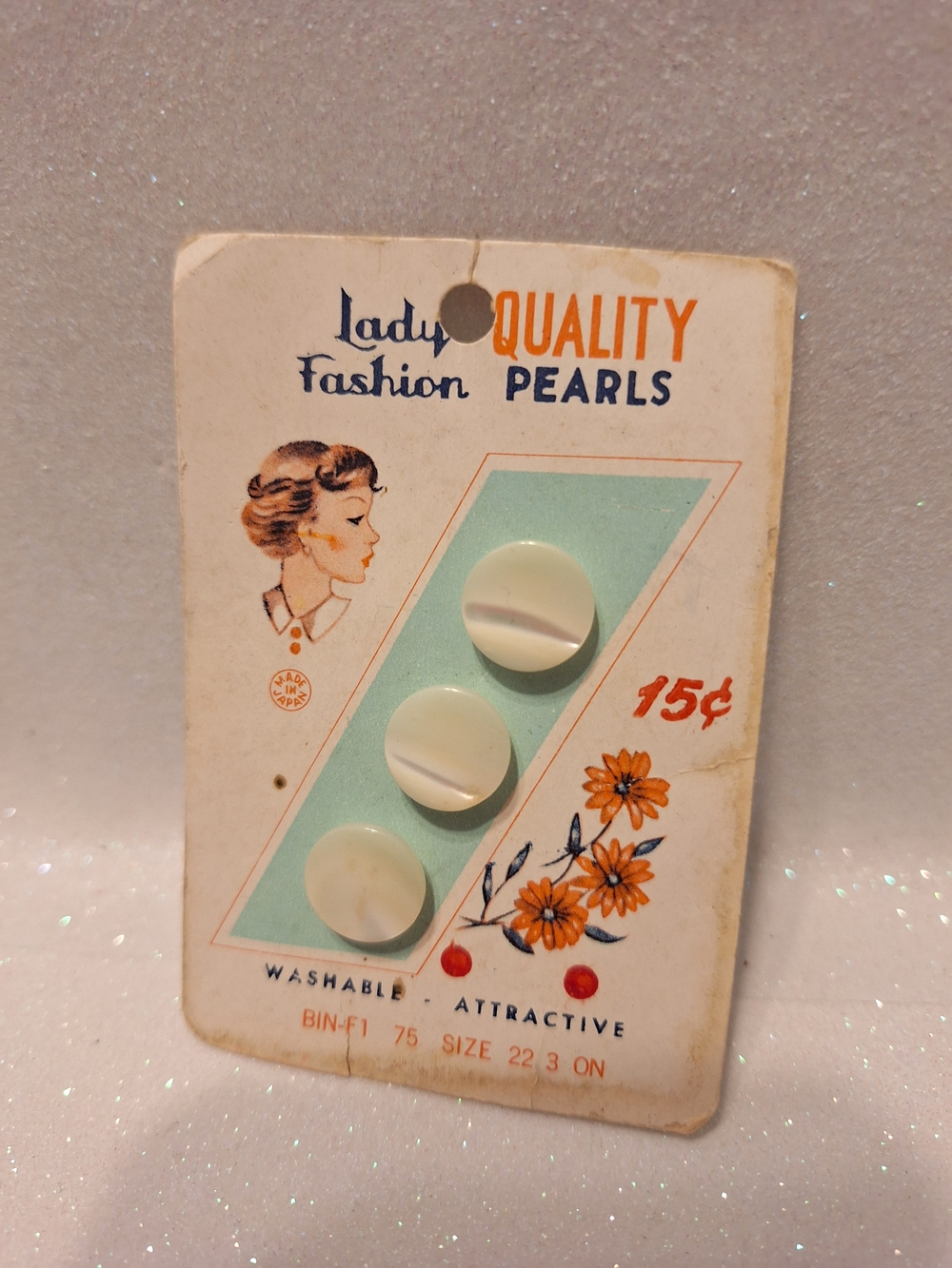 Vintage 1/2" LADY FASHION PEARLS SHELL SHANK BUTTONS CARD GRAPHICS-7/22 New